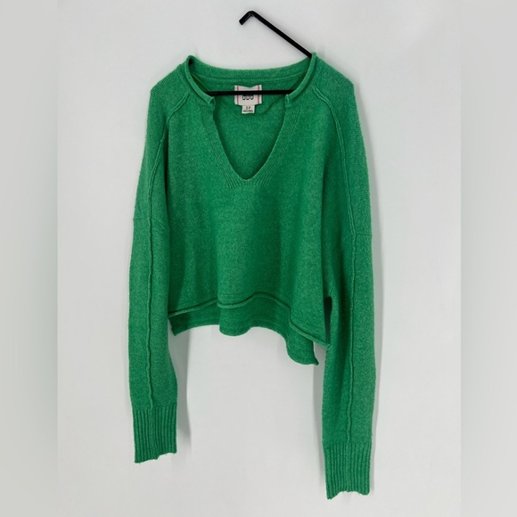 BDG Cardiff Notch Neck Soft Cropped Raw Hem Boxy Fit Slit Sweater In Green - Picture 3 of 6